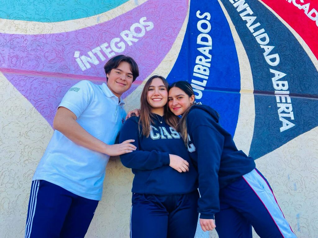 Alumnos del Colegio Americano de San Carlos en Guaymas