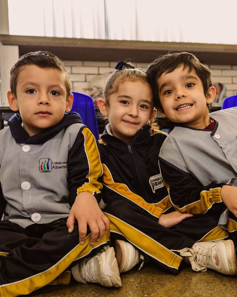 Alumnos del Colegio Albertson's en clase